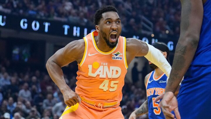 Playoff Live Thread: Knicks @ Cavs, ECF Game 3